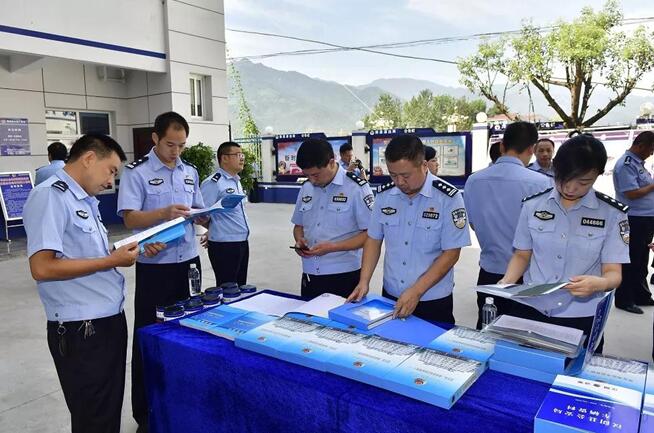 智璟無人機(jī)立足70周年國慶大慶， 為漢陰警務(wù)保障工作保駕護(hù)航